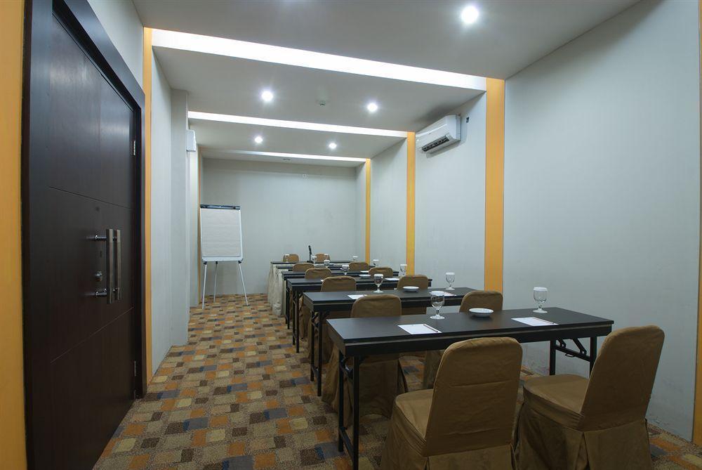 ג'קרטה Sofyan Hotel Soepomo מראה חיצוני תמונה